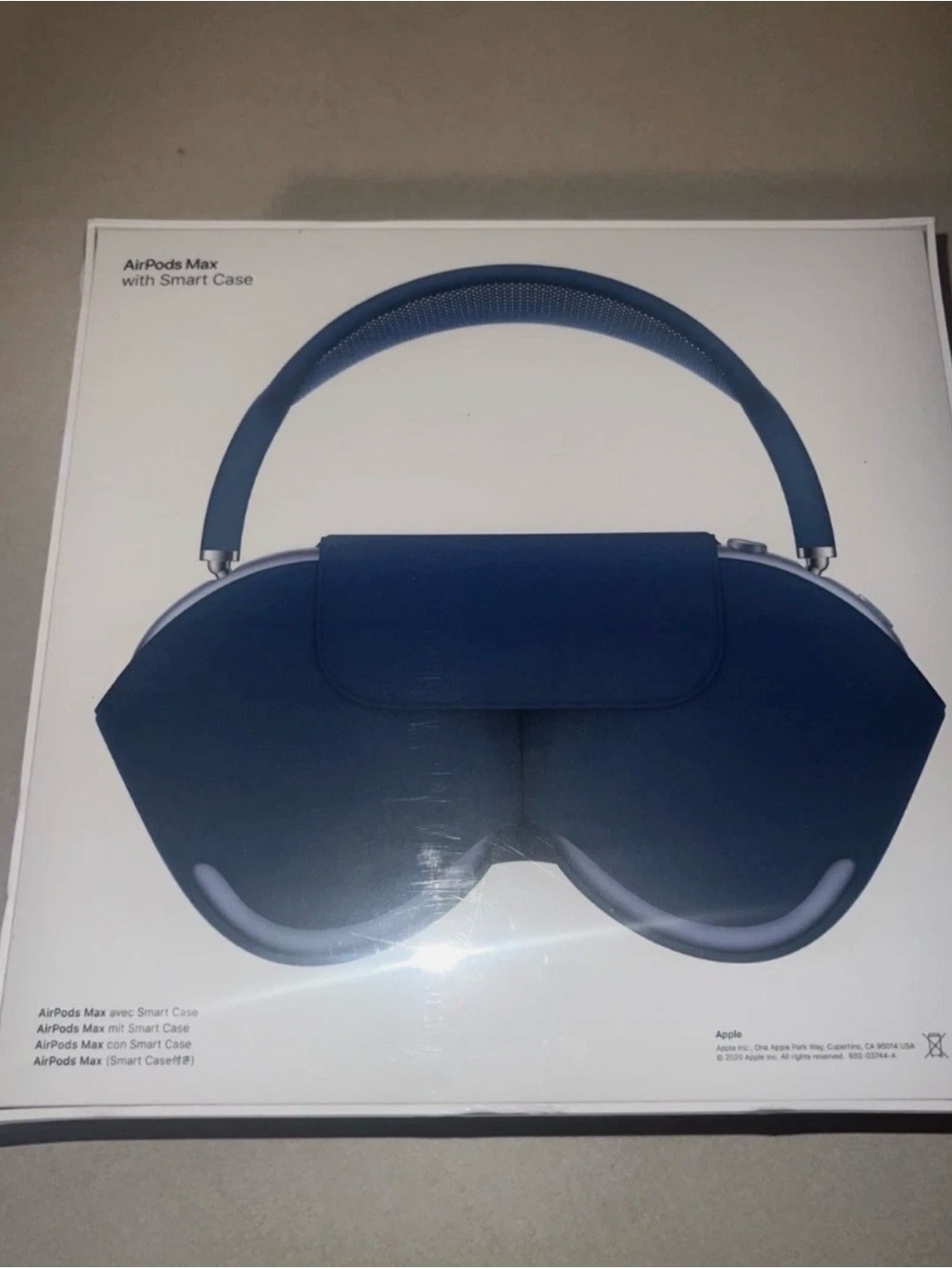 Apple AirPods Max USB C SKY BLUE With Smart Case New Sealed!!!!! - Picture 2 of 3